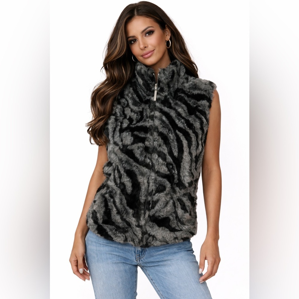 Duffel Outdoor Vintage Faux Fur Black/gray Label Missing PTP 20.5” Large